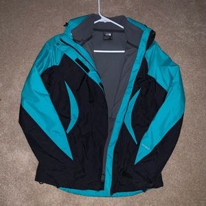 The North Face Women’s Hyvent Coat ❗️Price Drop ❗️